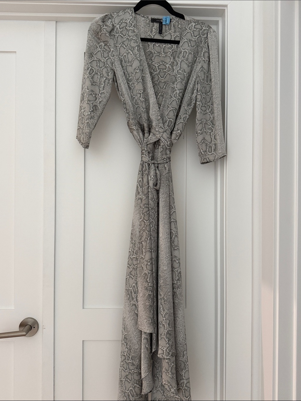 BCBGMaxAzria Snake-Print Wrap Robe in Gray